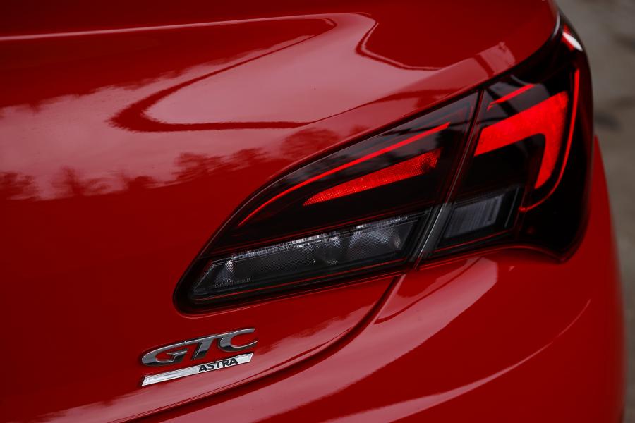  Vauxhall Astra GTC 2012 года  (фото 16 из 62)